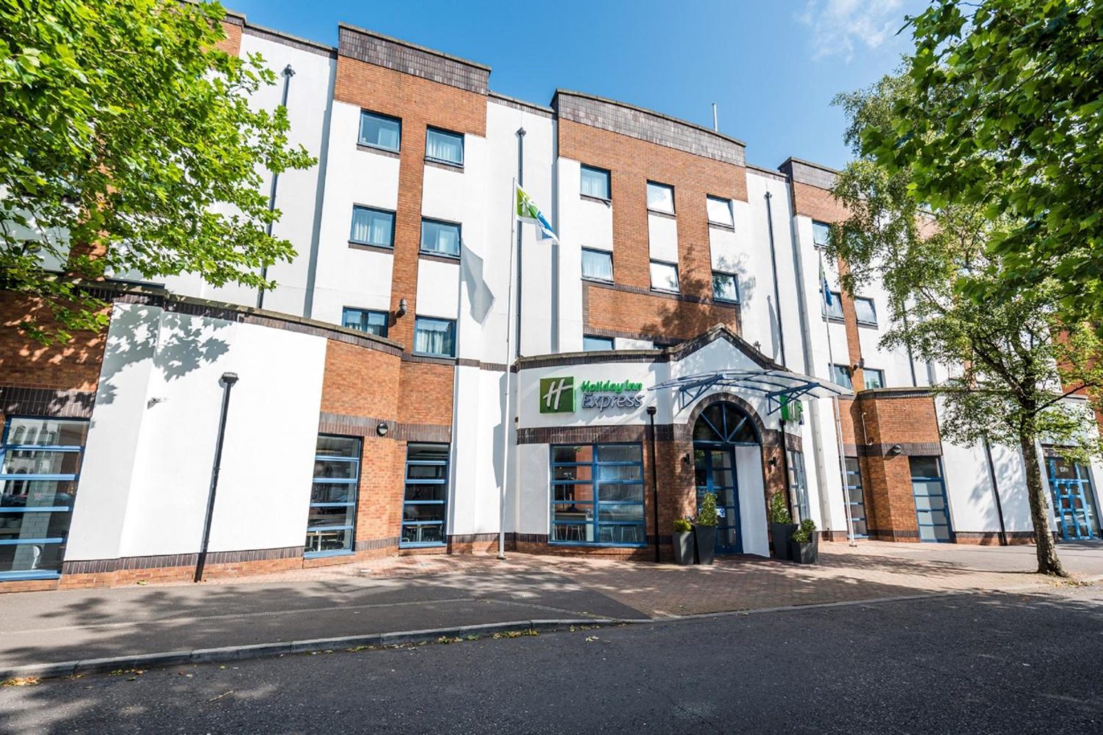 Holiday Inn Express Belfast City by IHG — photo 2