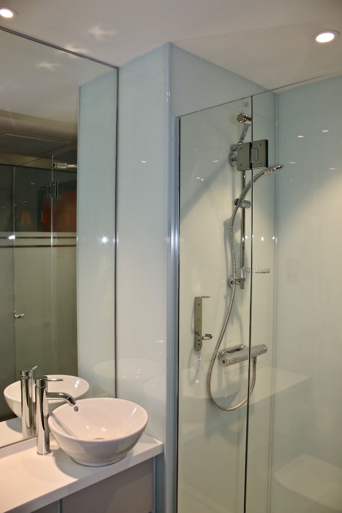 easyHotel Belfast — photo 4